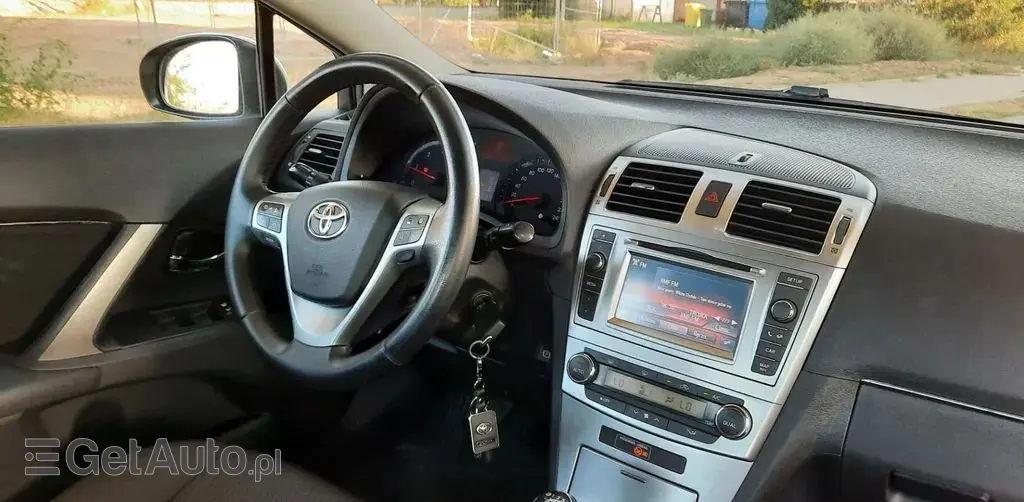 TOYOTA Avensis 