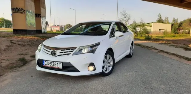 TOYOTA Avensis 