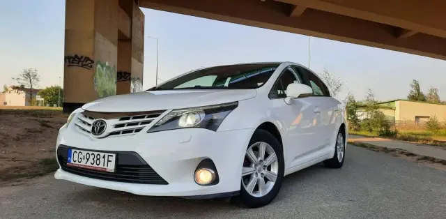 TOYOTA Avensis 