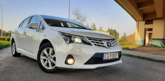 TOYOTA Avensis 