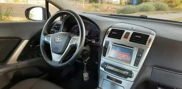 TOYOTA Avensis 