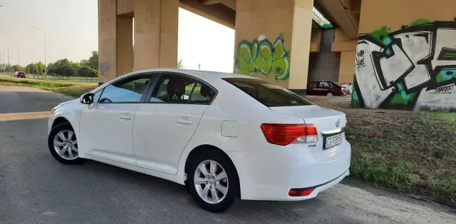 TOYOTA Avensis 