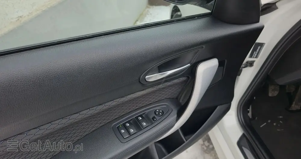 BMW Seria 1 118i Edition M Sport Shadow