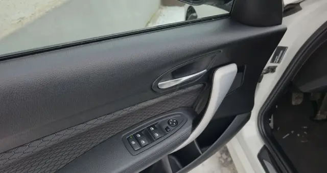 BMW Seria 1 118i Edition M Sport Shadow