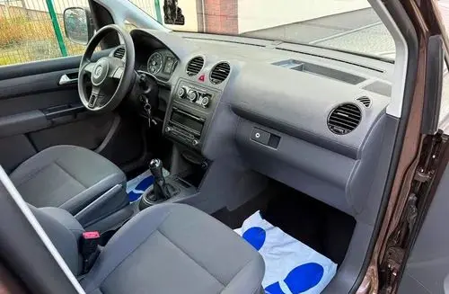 VOLKSWAGEN Caddy 