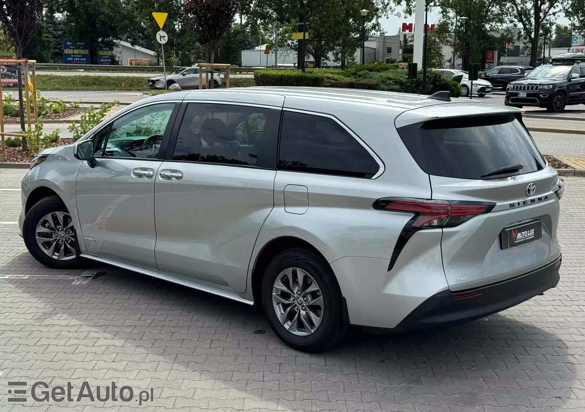TOYOTA Sienna 