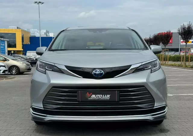 TOYOTA Sienna 