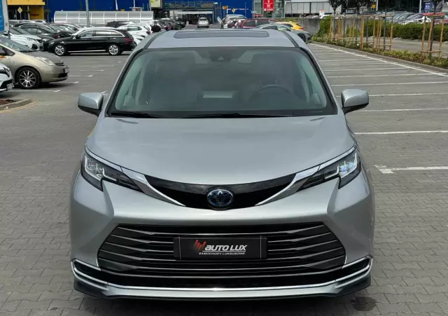 TOYOTA Sienna 