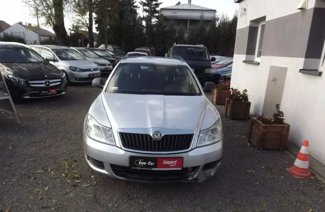 SKODA Octavia 