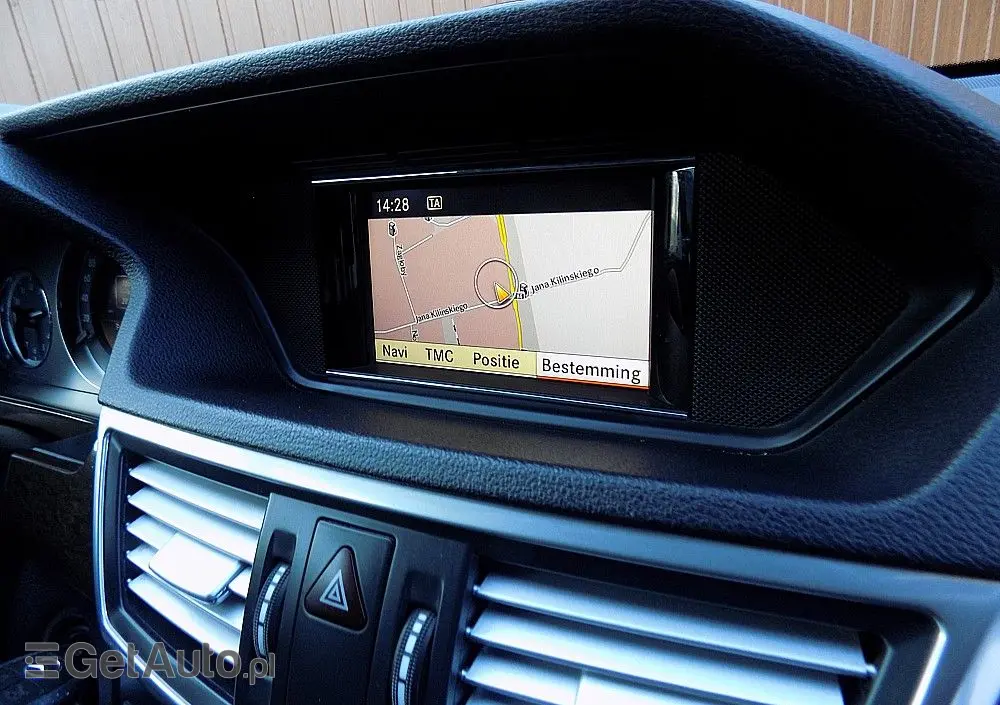 MERCEDES-BENZ Klasa E 200 CDI DPF BlueEFFICIENCY 7G-TRONIC Elegance