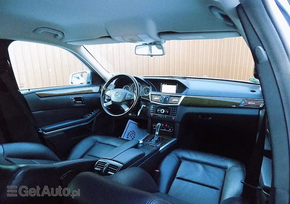 MERCEDES-BENZ Klasa E 200 CDI DPF BlueEFFICIENCY 7G-TRONIC Elegance