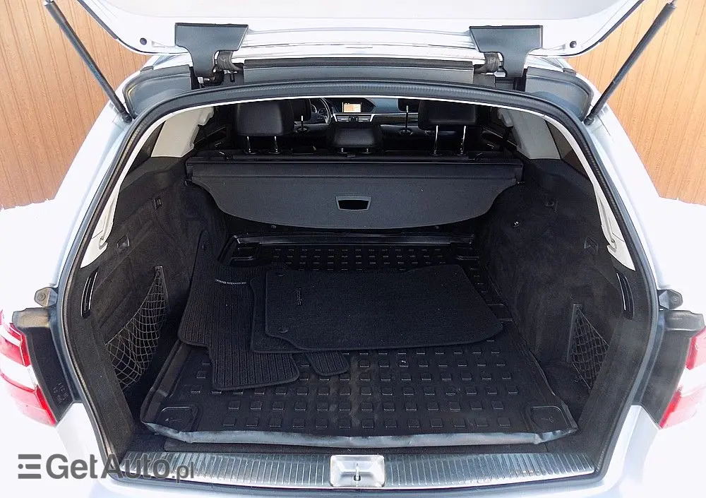 MERCEDES-BENZ Klasa E 200 CDI DPF BlueEFFICIENCY 7G-TRONIC Elegance