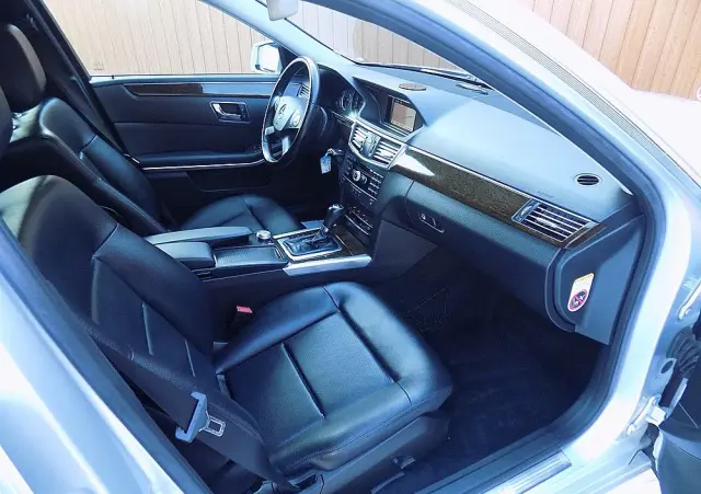 MERCEDES-BENZ Klasa E 200 CDI DPF BlueEFFICIENCY 7G-TRONIC Elegance