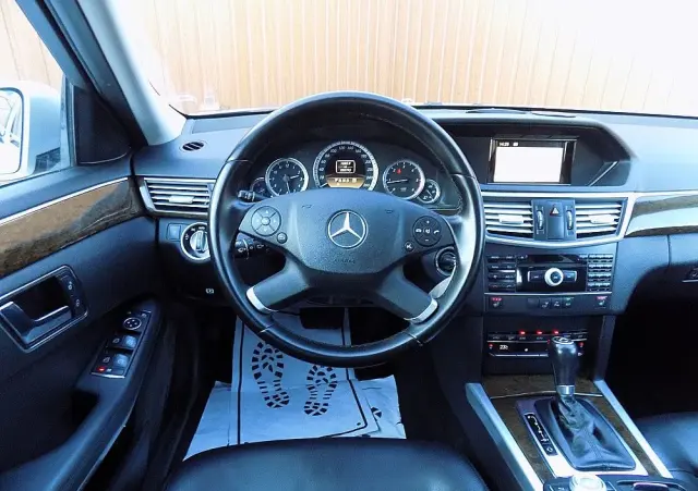 MERCEDES-BENZ Klasa E 200 CDI DPF BlueEFFICIENCY 7G-TRONIC Elegance