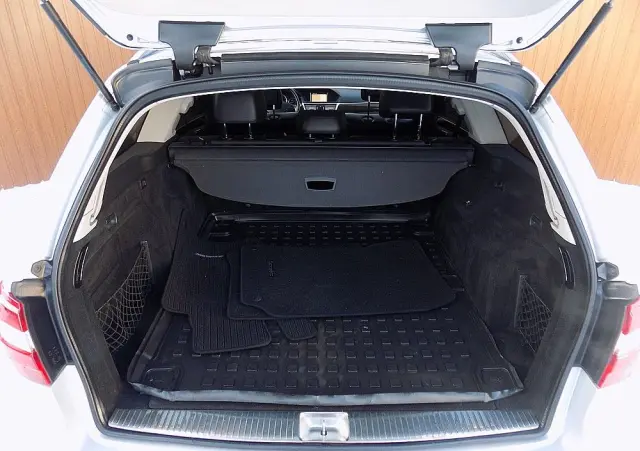 MERCEDES-BENZ Klasa E 200 CDI DPF BlueEFFICIENCY 7G-TRONIC Elegance