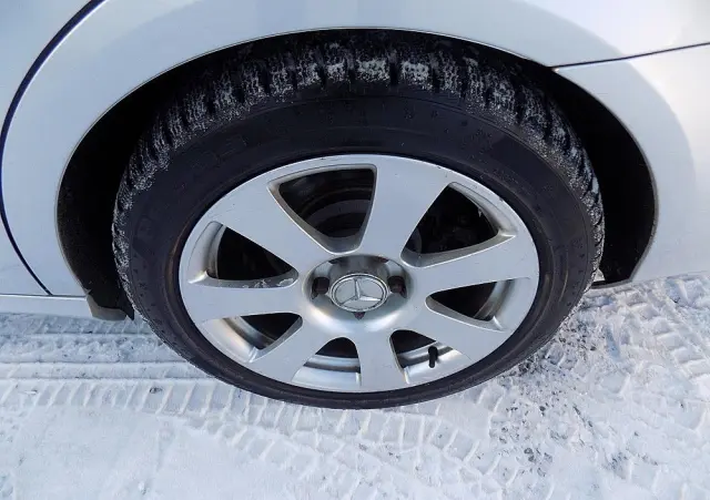 MERCEDES-BENZ Klasa E 200 CDI DPF BlueEFFICIENCY 7G-TRONIC Elegance