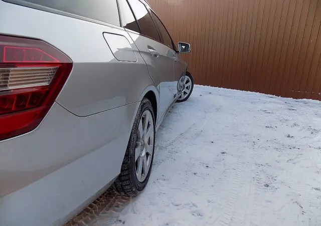 MERCEDES-BENZ Klasa E 200 CDI DPF BlueEFFICIENCY 7G-TRONIC Elegance