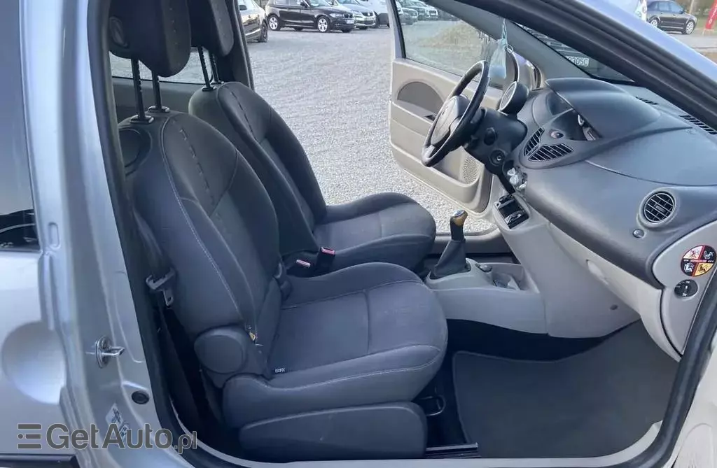 RENAULT Twingo 