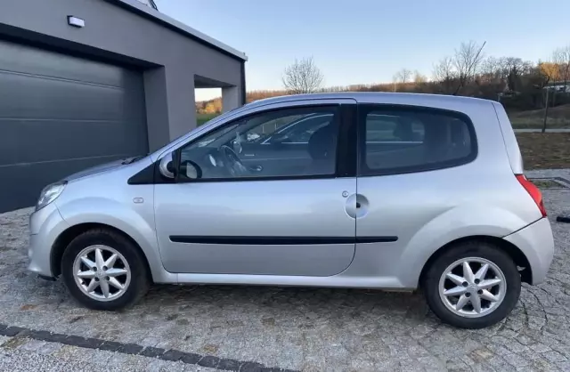 RENAULT Twingo 