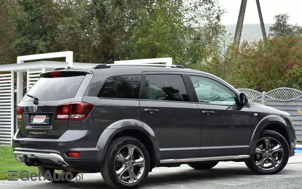 FIAT Freemont 2.0 Multijet 16V DPF Automatik Allrad Cross