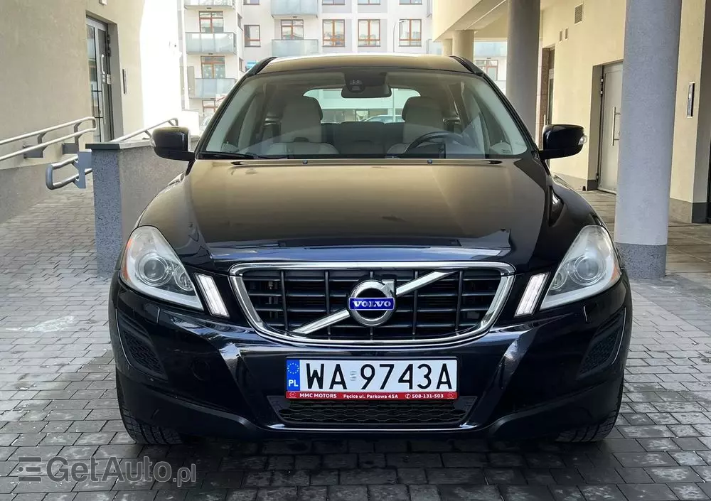 VOLVO XC 60 DRIVe Momentum