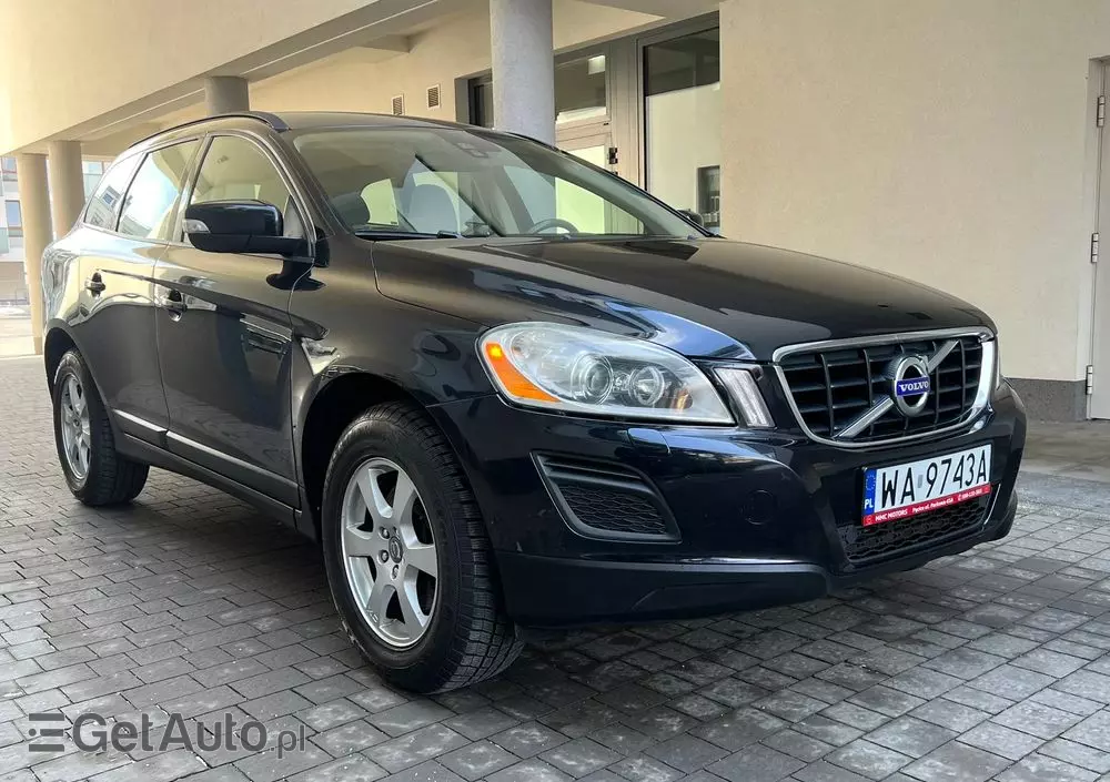 VOLVO XC 60 DRIVe Momentum