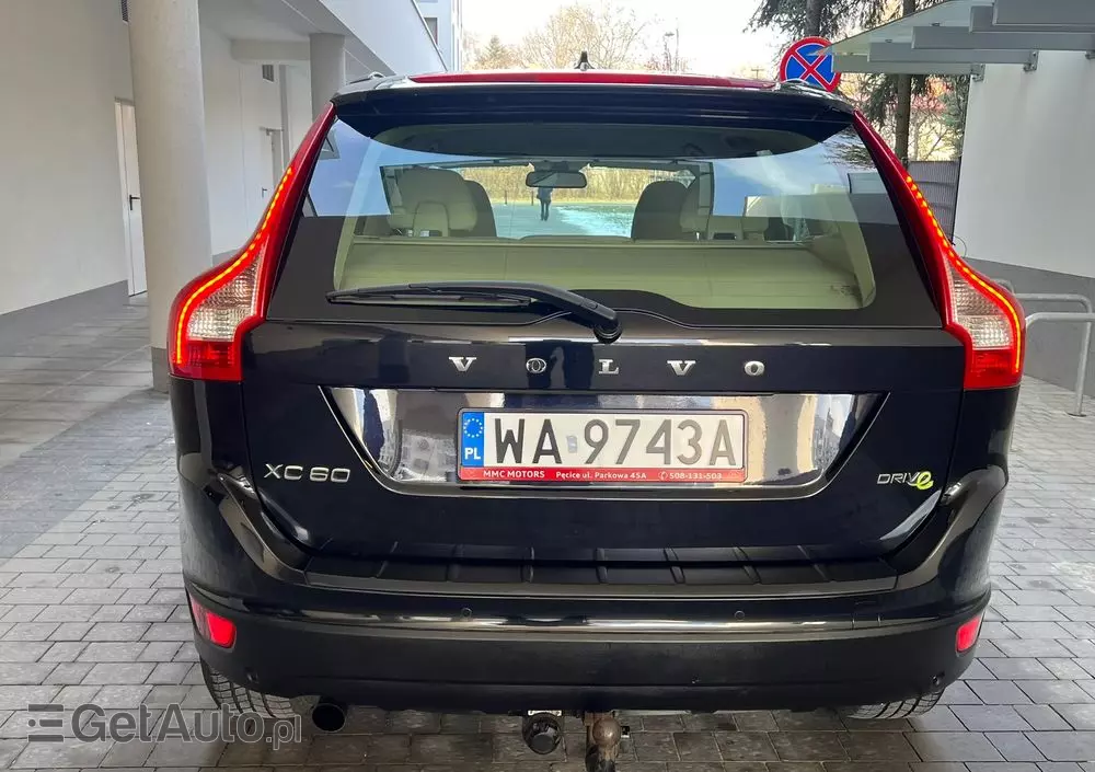 VOLVO XC 60 DRIVe Momentum