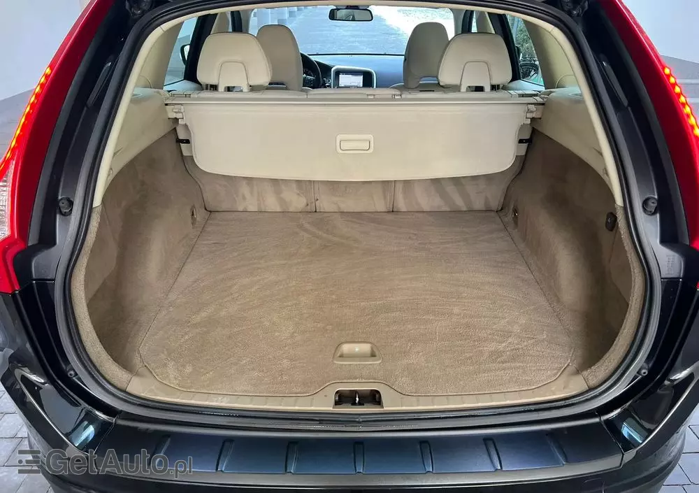 VOLVO XC 60 DRIVe Momentum