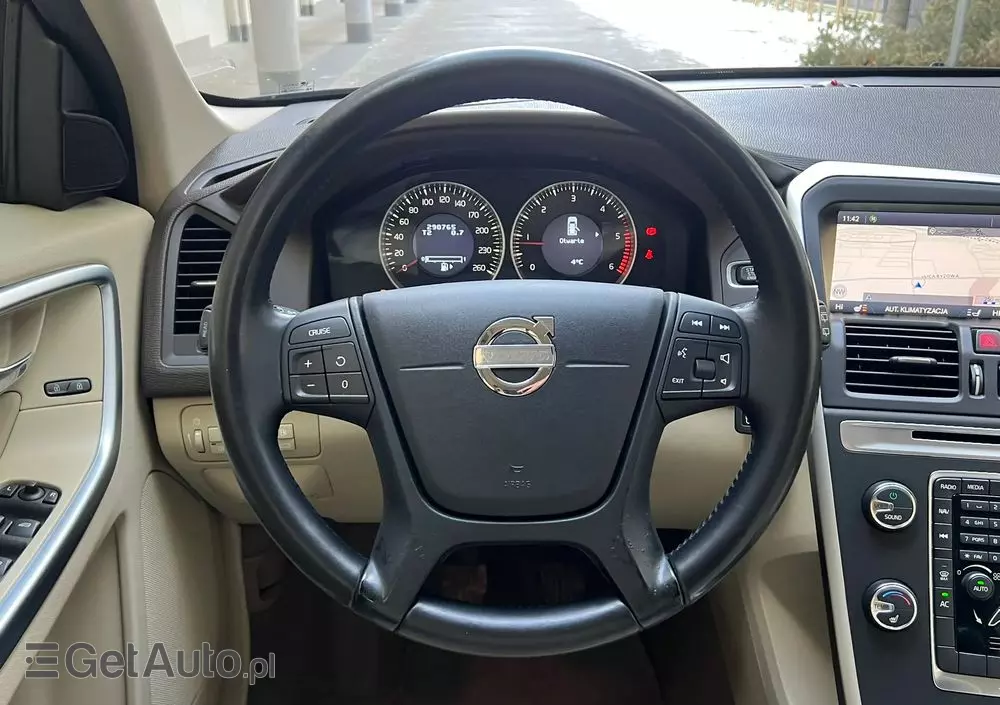 VOLVO XC 60 DRIVe Momentum