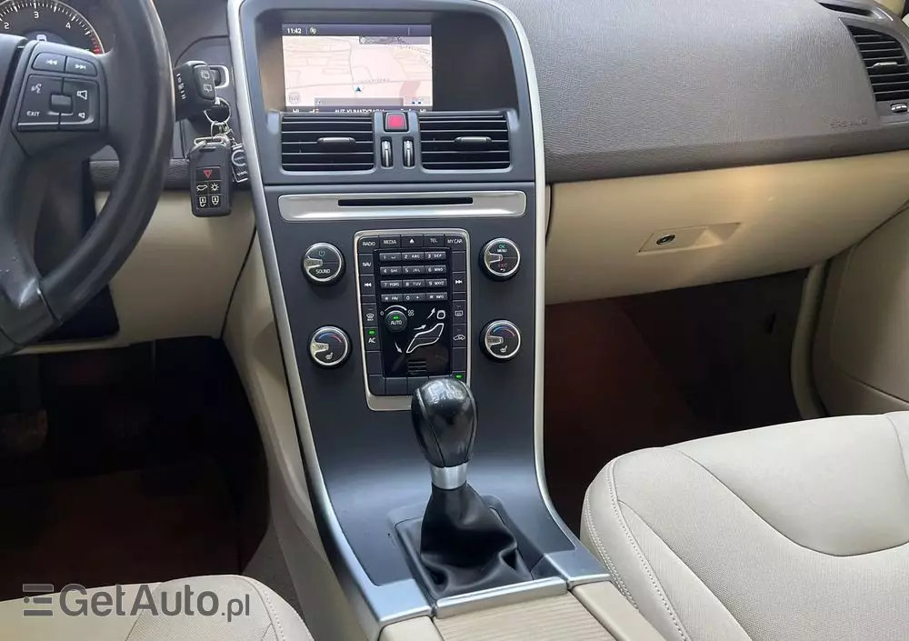 VOLVO XC 60 DRIVe Momentum