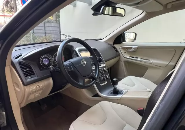 VOLVO XC 60 DRIVe Momentum