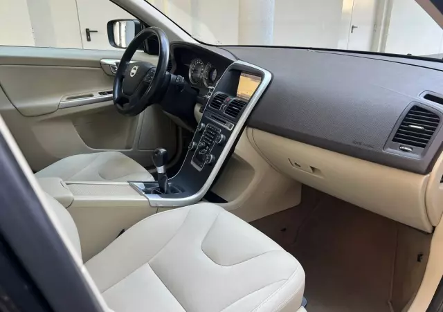 VOLVO XC 60 DRIVe Momentum