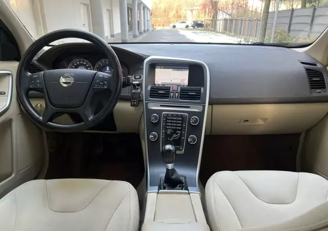 VOLVO XC 60 DRIVe Momentum