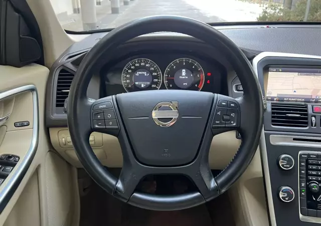 VOLVO XC 60 DRIVe Momentum