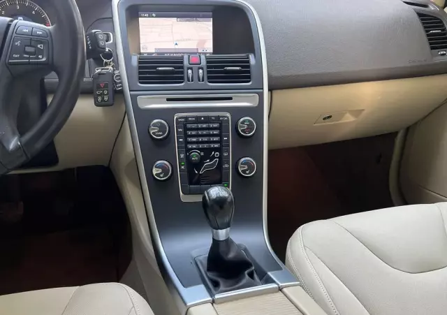 VOLVO XC 60 DRIVe Momentum