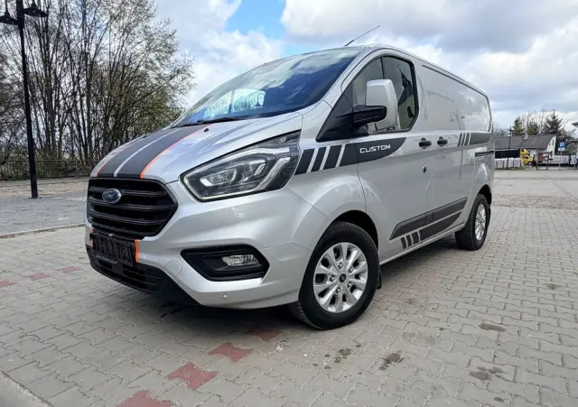 FORD TRANSIT CUSTOM  LIFT 2020r/ Webasto / 2,0 TDCI/130KM/KAMERA/BIX-ENON/ EURO 6/ASO/NISKI PRZEBIEG/LED/HAK/FV23%/6-DZWI/LONG 