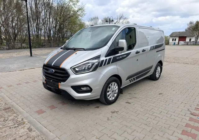 FORD TRANSIT CUSTOM  LIFT 2020r/ Webasto / 2,0 TDCI/130KM/KAMERA/BIX-ENON/ EURO 6/ASO/NISKI PRZEBIEG/LED/HAK/FV23%/6-DZWI/LONG 