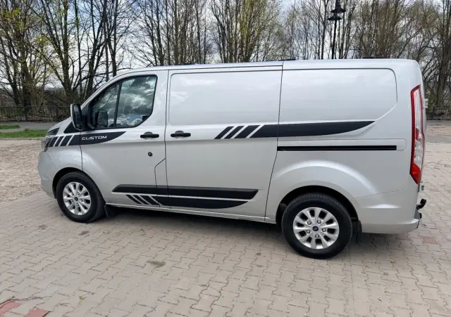 FORD TRANSIT CUSTOM  LIFT 2020r/ Webasto / 2,0 TDCI/130KM/KAMERA/BIX-ENON/ EURO 6/ASO/NISKI PRZEBIEG/LED/HAK/FV23%/6-DZWI/LONG 