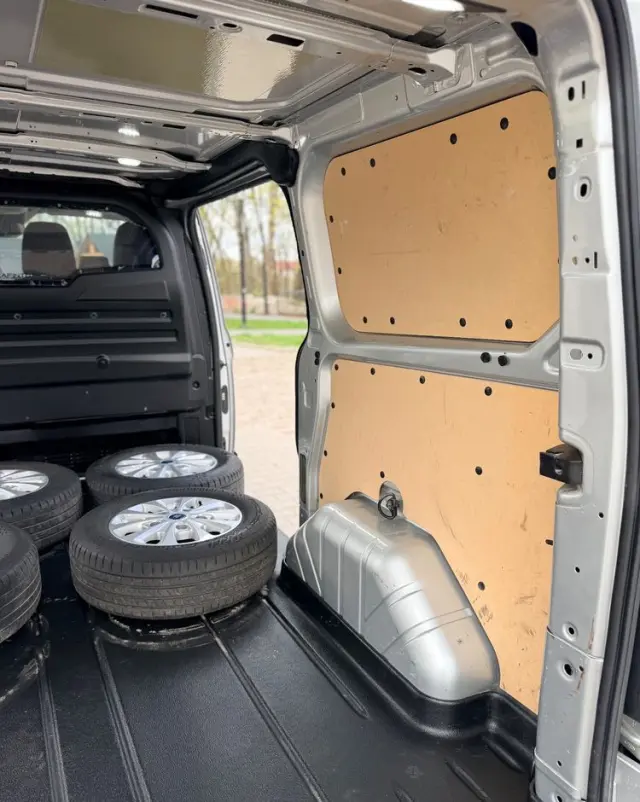 FORD TRANSIT CUSTOM  LIFT 2020r/ Webasto / 2,0 TDCI/130KM/KAMERA/BIX-ENON/ EURO 6/ASO/NISKI PRZEBIEG/LED/HAK/FV23%/6-DZWI/LONG 