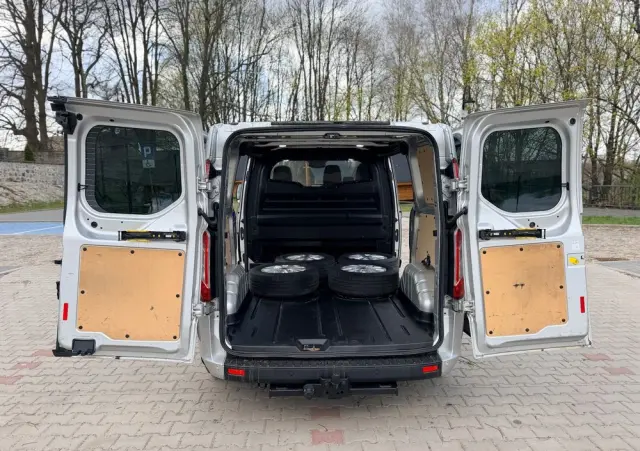 FORD TRANSIT CUSTOM  LIFT 2020r/ Webasto / 2,0 TDCI/130KM/KAMERA/BIX-ENON/ EURO 6/ASO/NISKI PRZEBIEG/LED/HAK/FV23%/6-DZWI/LONG 