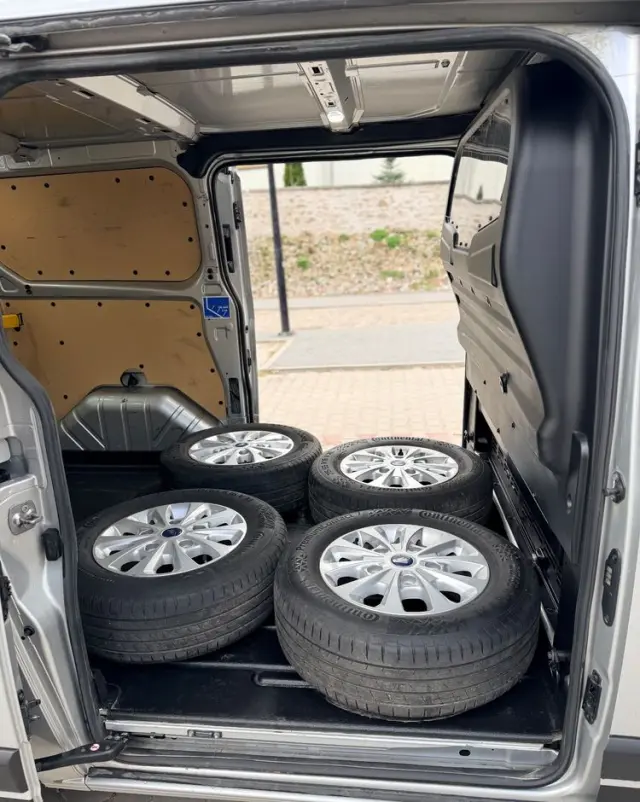 FORD TRANSIT CUSTOM  LIFT 2020r/ Webasto / 2,0 TDCI/130KM/KAMERA/BIX-ENON/ EURO 6/ASO/NISKI PRZEBIEG/LED/HAK/FV23%/6-DZWI/LONG 