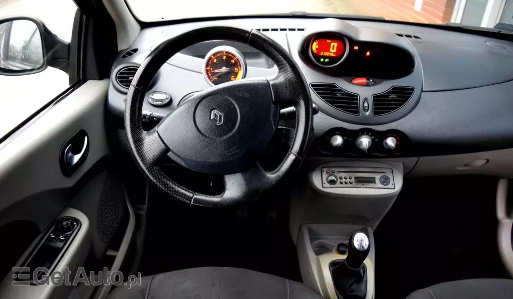 RENAULT Twingo 