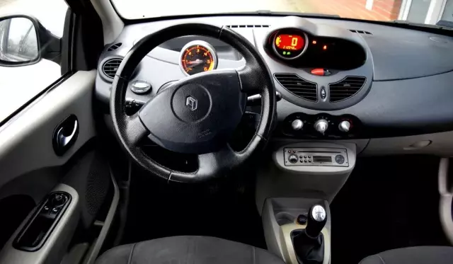 RENAULT Twingo 