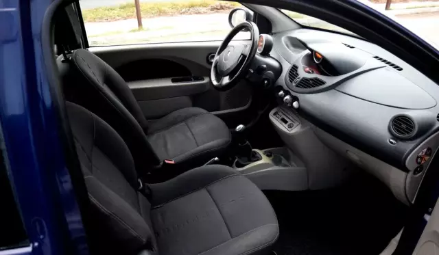 RENAULT Twingo 