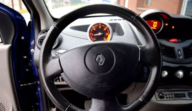 RENAULT Twingo 