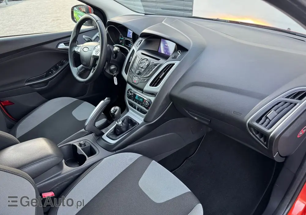 FORD Focus 1.6 TDCi DPF Champions Edition