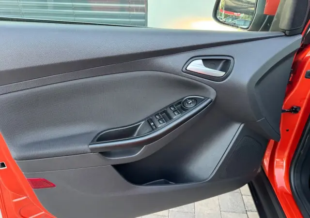 FORD Focus 1.6 TDCi DPF Champions Edition