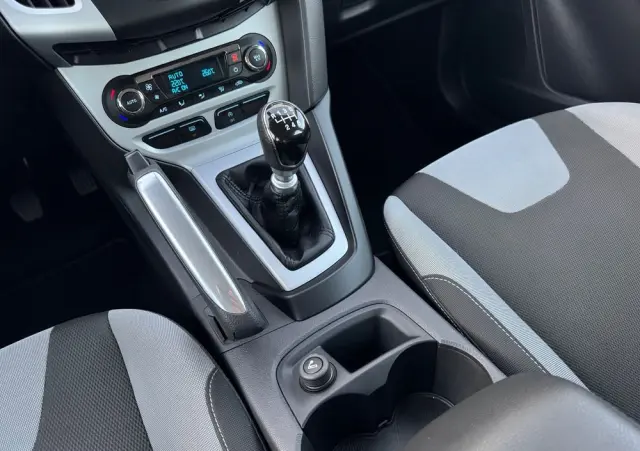 FORD Focus 1.6 TDCi DPF Champions Edition
