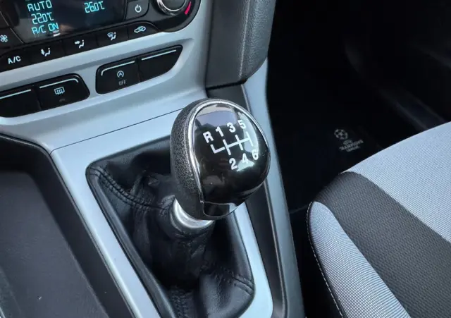 FORD Focus 1.6 TDCi DPF Champions Edition