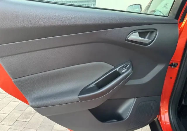 FORD Focus 1.6 TDCi DPF Champions Edition